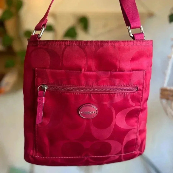 Coach Getaway Signature Shoulder Bag - Pink Nylon Crossbody 9x10 - Picture 8 of 14